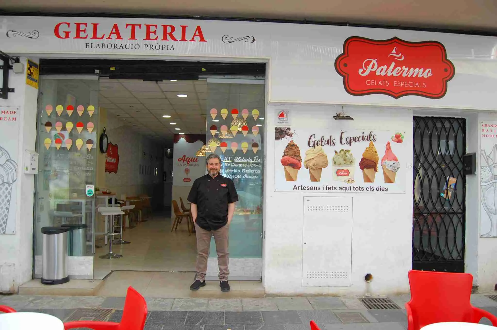 Daniel, maestro heladero y propietario de Gelateria Palermo