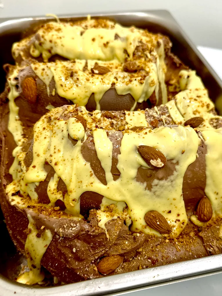 Tarrina de helado artesanal